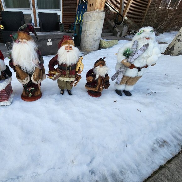 Santa Figurine with Skis - Picture 7 of 9